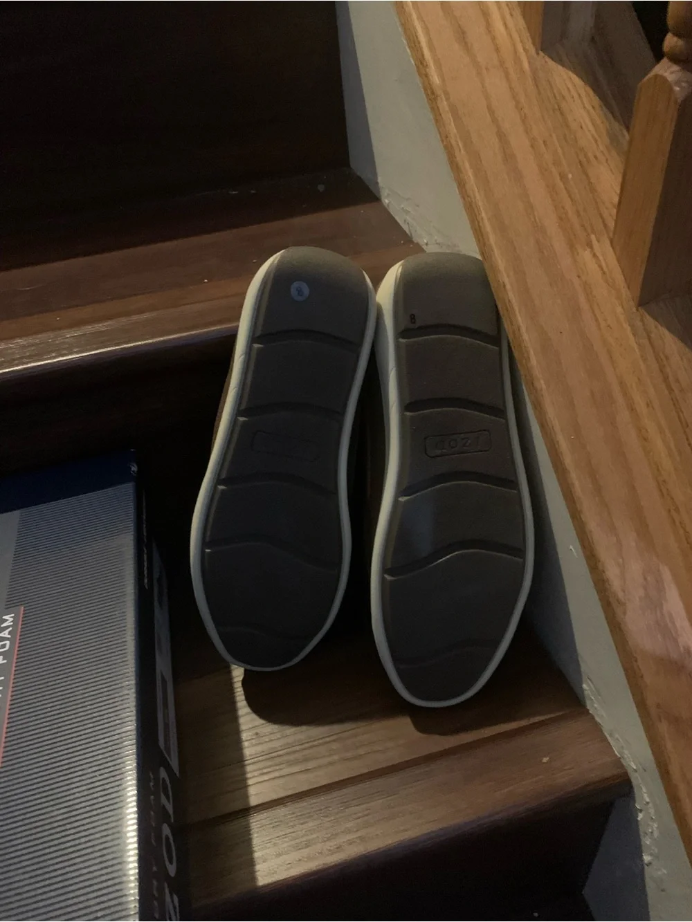 New Izod Men's Slip-On Loafers in Brown Nubuck. Size 8